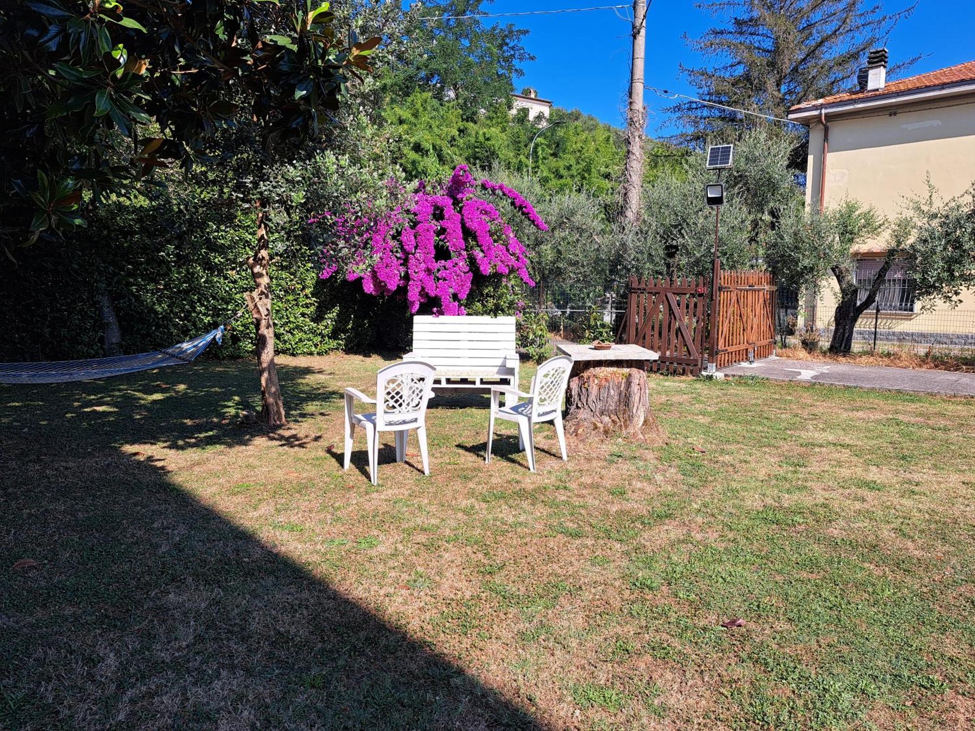 Casa Vacanze “Bouganville” Loc Avane Pisa Vecchiano Bagian luar foto