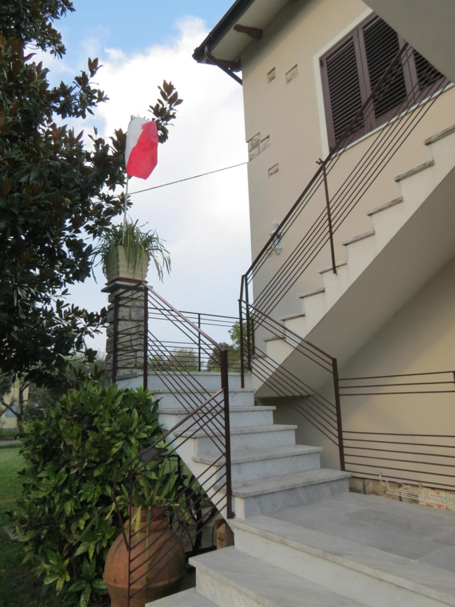 Casa Vacanze “Bouganville” Loc Avane Pisa Vecchiano Bagian luar foto