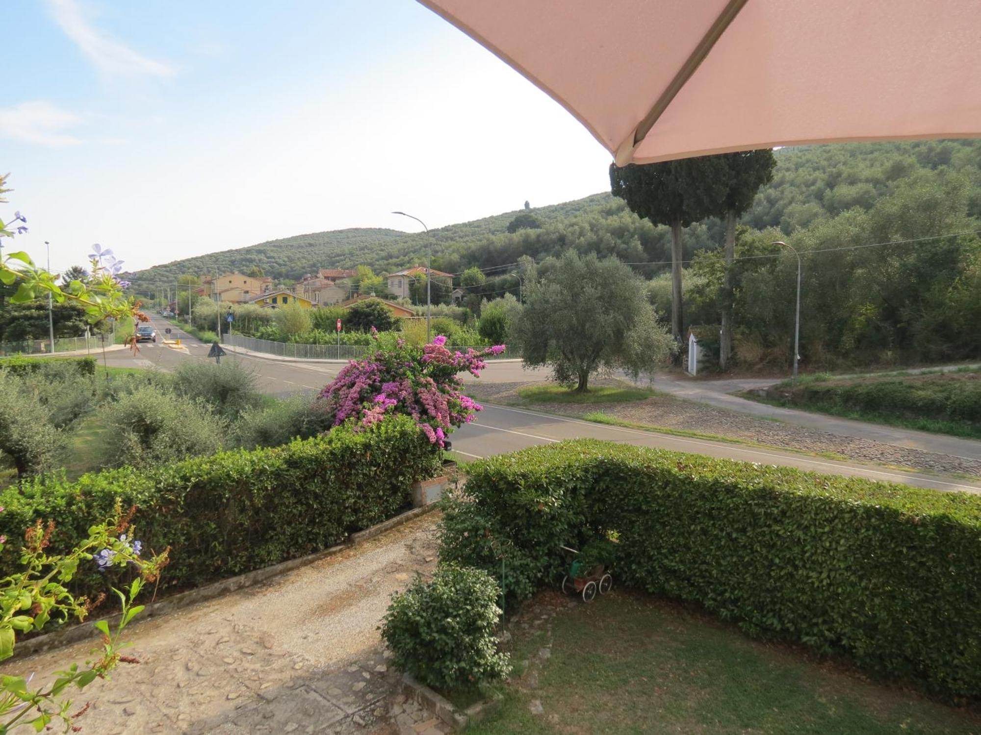 Casa Vacanze “Bouganville” Loc Avane Pisa Vecchiano Bagian luar foto